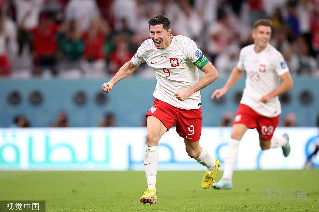 世界杯-波兰2-0沙特 莱万传射泽林斯基破门什琴斯尼扑点 7 世界杯-波兰2-0沙特 莱万传射泽林斯基破门什琴斯尼扑点