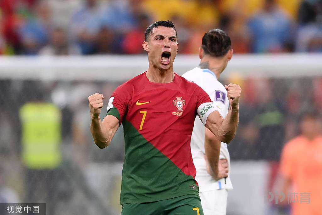 世界杯-葡萄牙2-0乌拉圭提前晋级 C罗造险B费双响 8 世界杯-葡萄牙2-0乌拉圭提前晋级 C罗造险B费双响