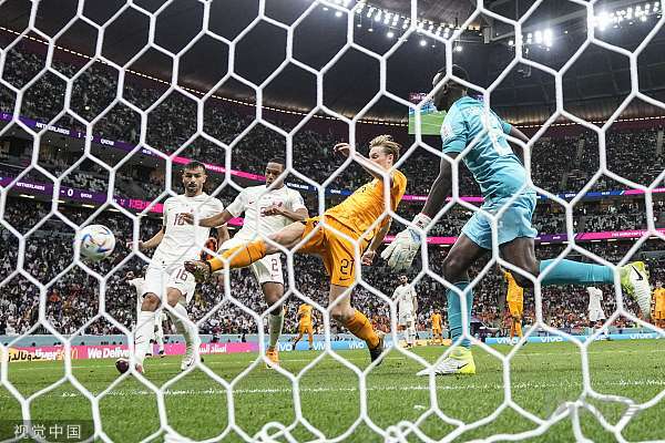 世界杯-荷兰2-0卡塔尔头名出线 加克波连续3场破门德容建功 6 世界杯-荷兰2-0卡塔尔头名出线 加克波连续3场破门德容建功