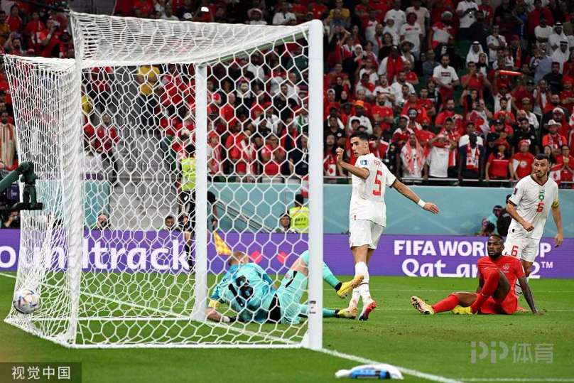 世界杯-摩洛哥2-1加拿大头名出线 齐耶赫吊射空门得手 5 世界杯-摩洛哥2-1加拿大头名出线 齐耶赫吊射空门得手
